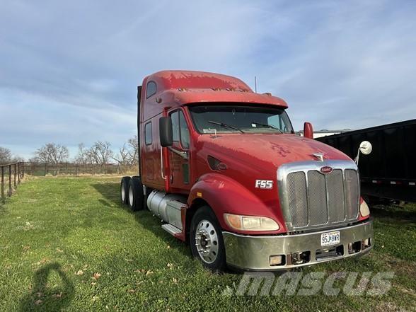 Peterbilt 387 牵引车