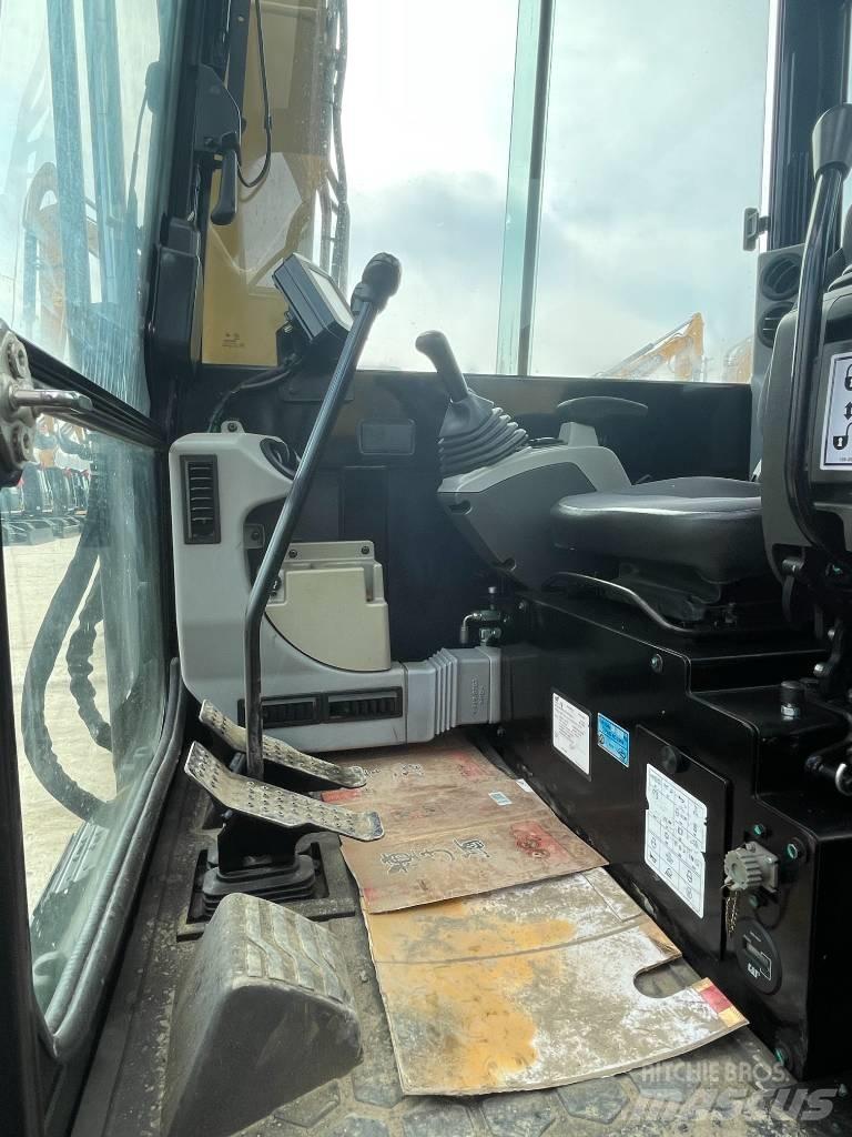 CAT CAT305.5E2 小型挖掘机