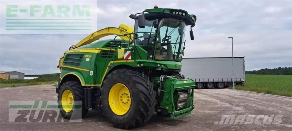 John Deere 8400 自走式青贮饲料收割机
