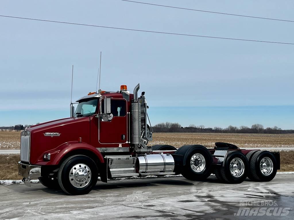 Kenworth T 800 牵引车