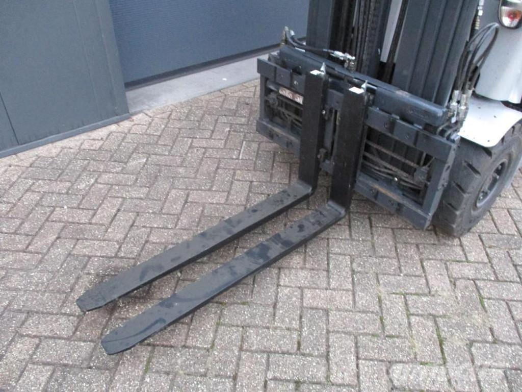 Still RX 60-25 电动叉车