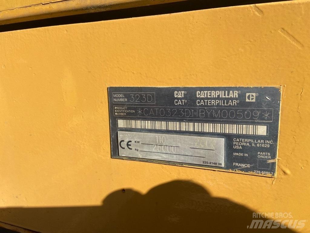 CAT 323 D 履带挖掘机