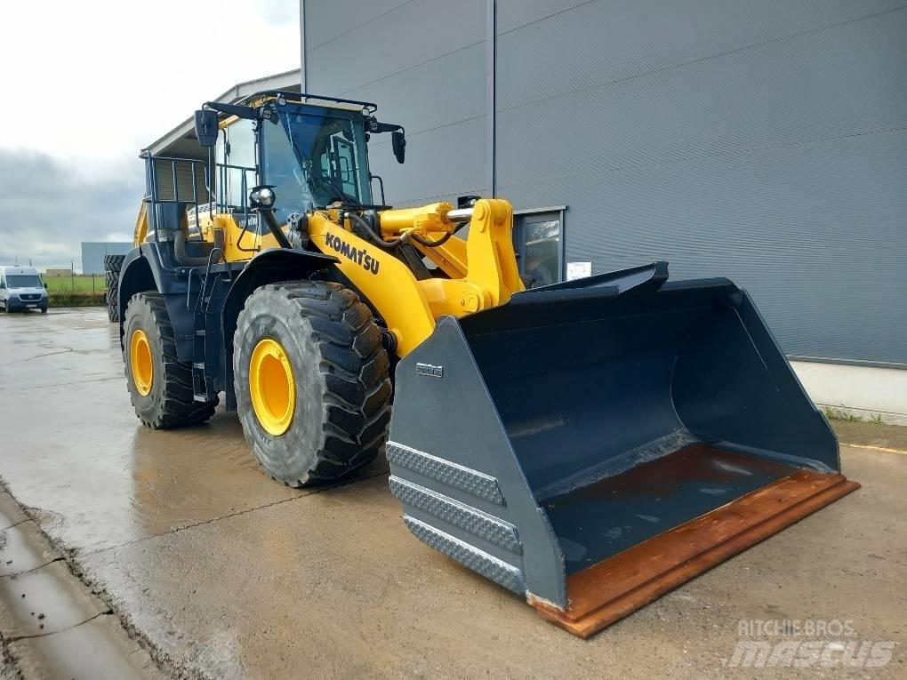 Komatsu WA480-8 轮式装载机