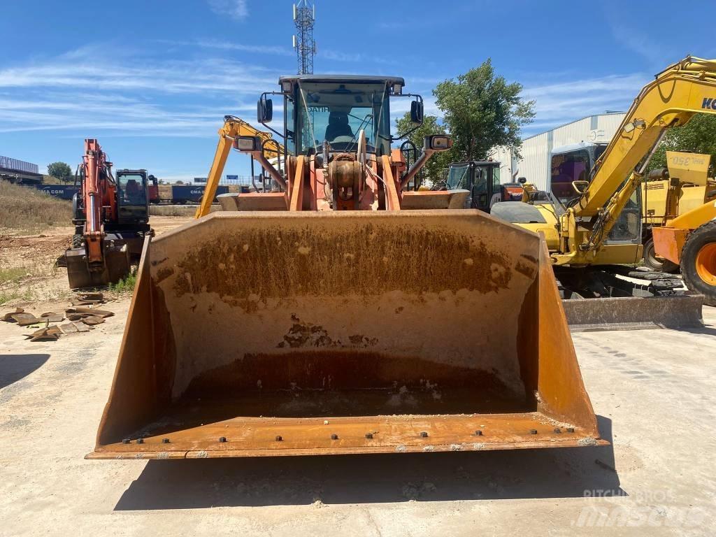 Hitachi ZW 310-6 轮式装载机
