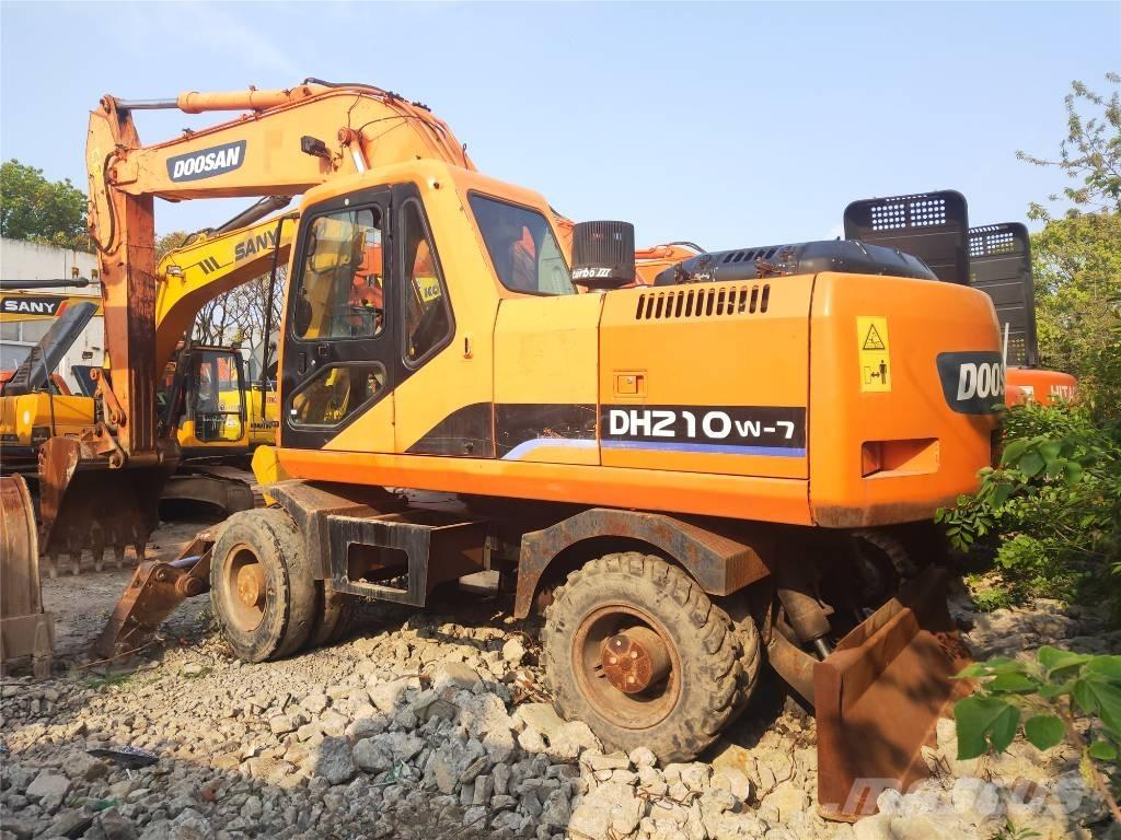 Doosan DH210W-7 轮式挖掘机