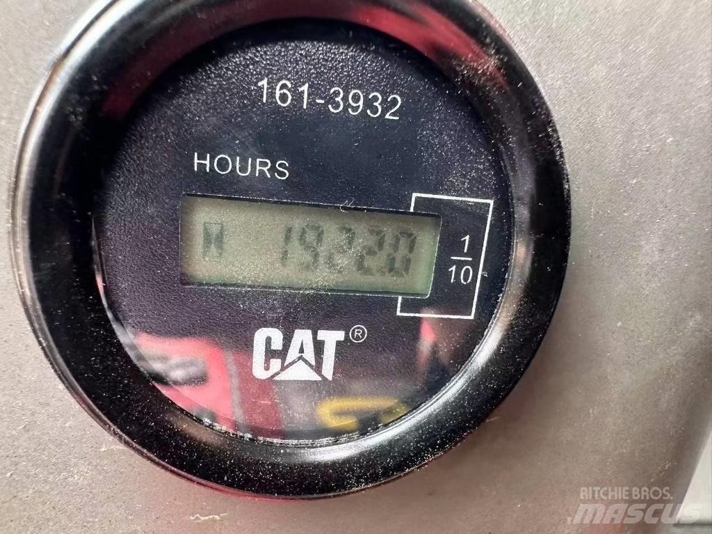 CAT 320 D 履带挖掘机