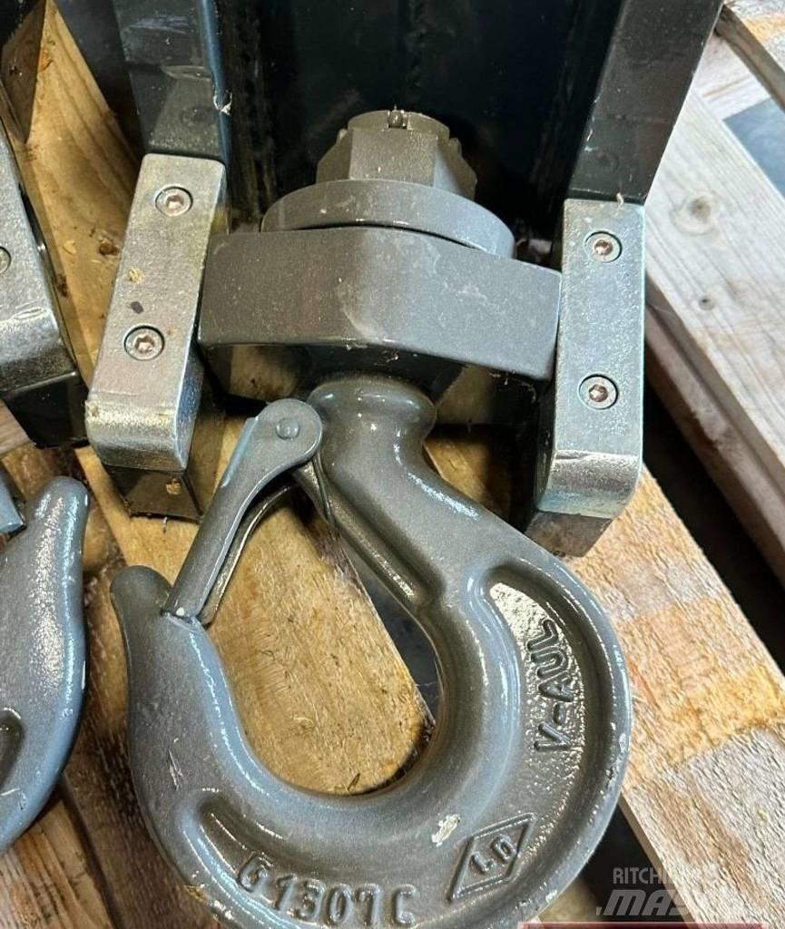 Merlo crane hook 桅杆
