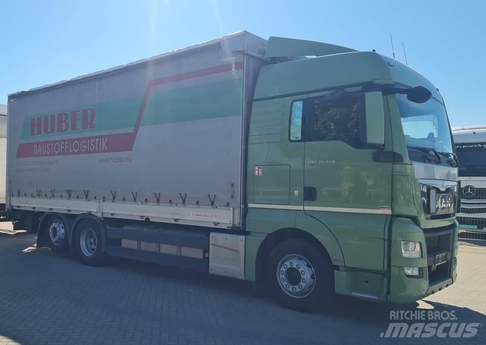 MAN 26.440 / 7.4m / LIFT 篷布货车