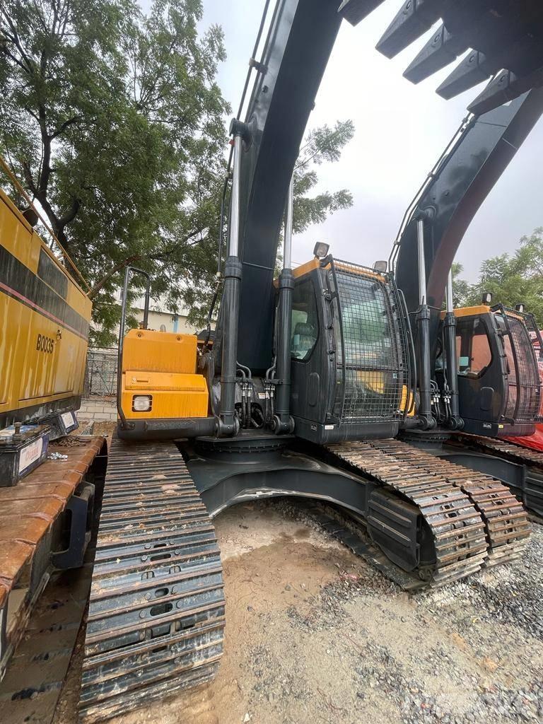 Hyundai R210 履带挖掘机