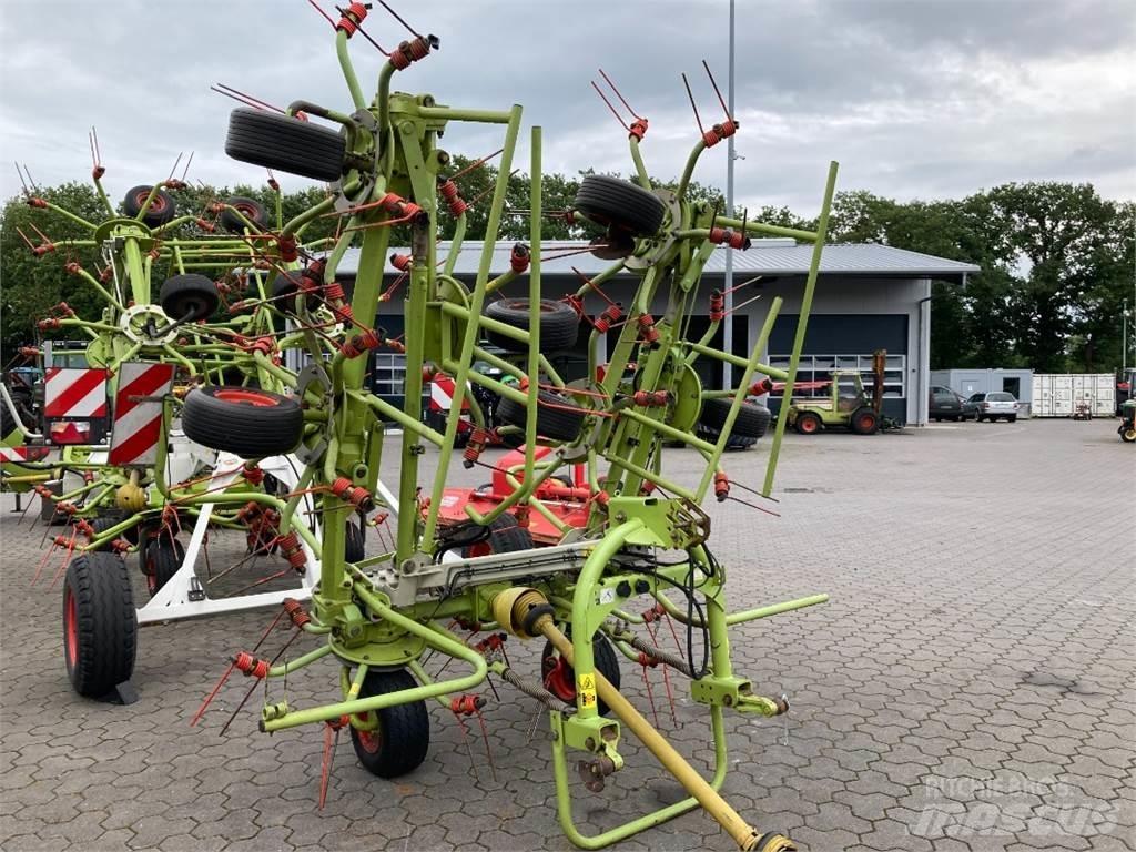 CLAAS Volto 870 犁耙和摊草机
