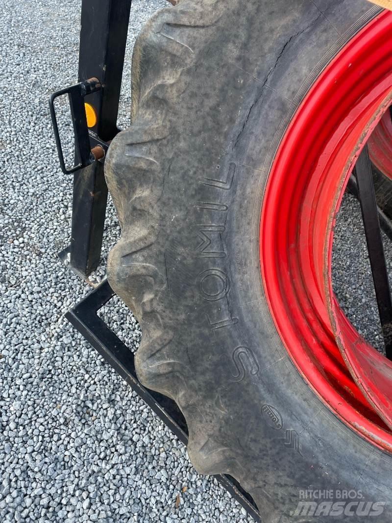 Stomil 20.8 R 38 轮胎、车轮、轮圈