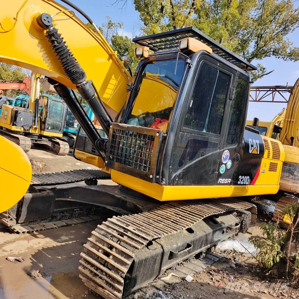 CAT 320 D2 履带挖掘机