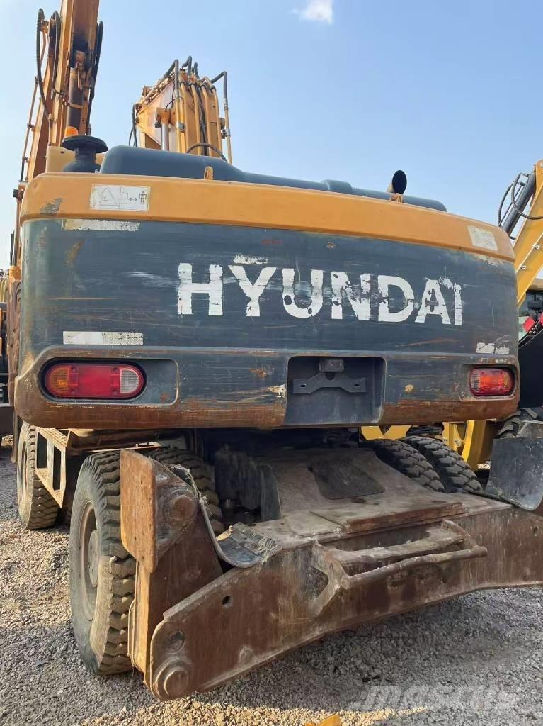Hyundai 210W-9 轮式挖掘机
