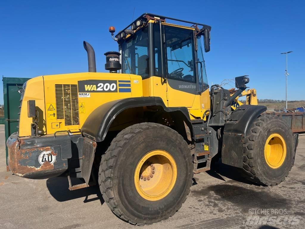 Komatsu WA 200-7 履带挖掘机