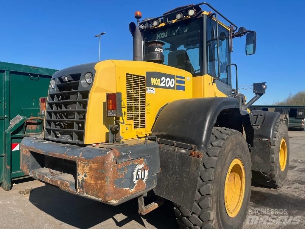 Komatsu WA 200-7 履带挖掘机