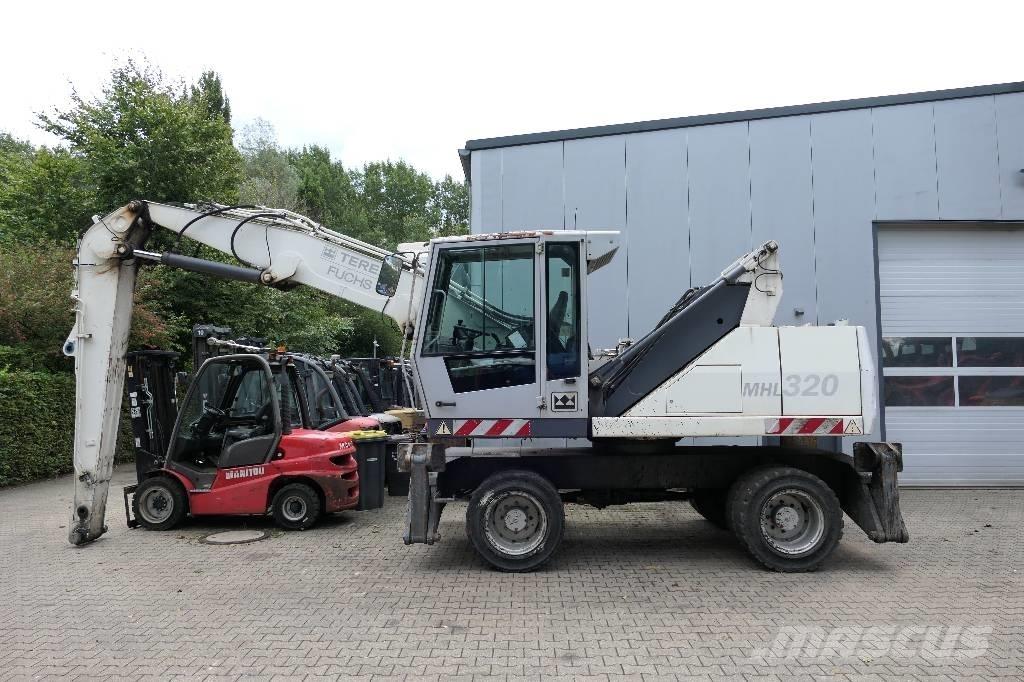 Fuchs MHL 320 工业挖掘机