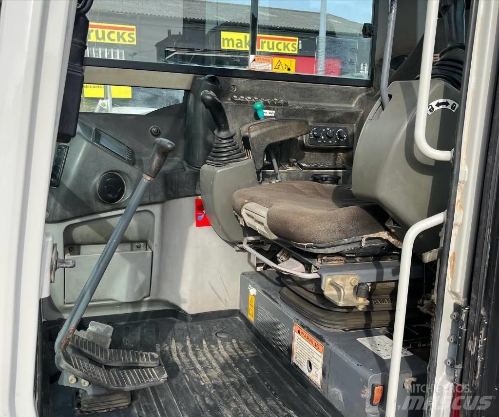 Takeuchi TB290 中型挖掘机