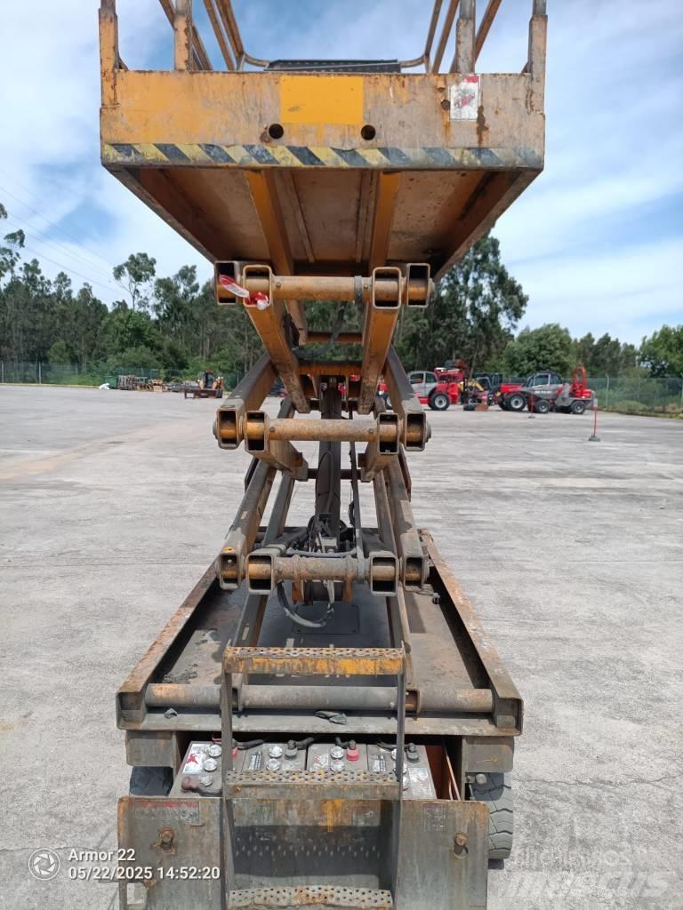 Haulotte Compact 10 剪叉式升降机