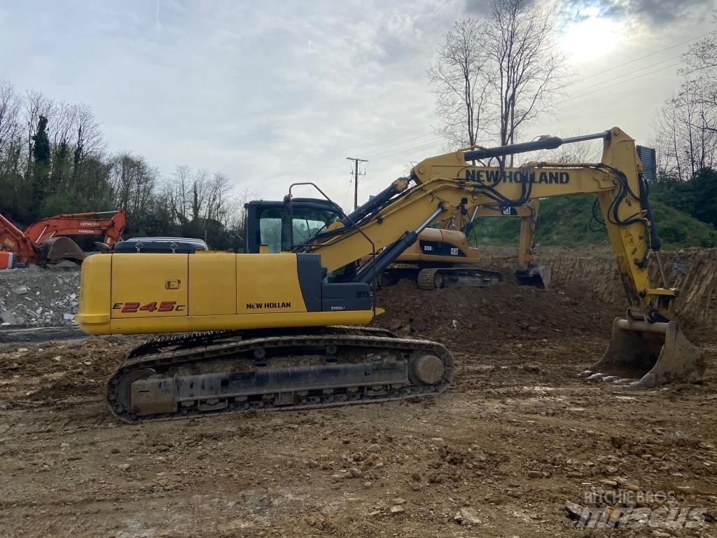 New Holland E245 履带挖掘机