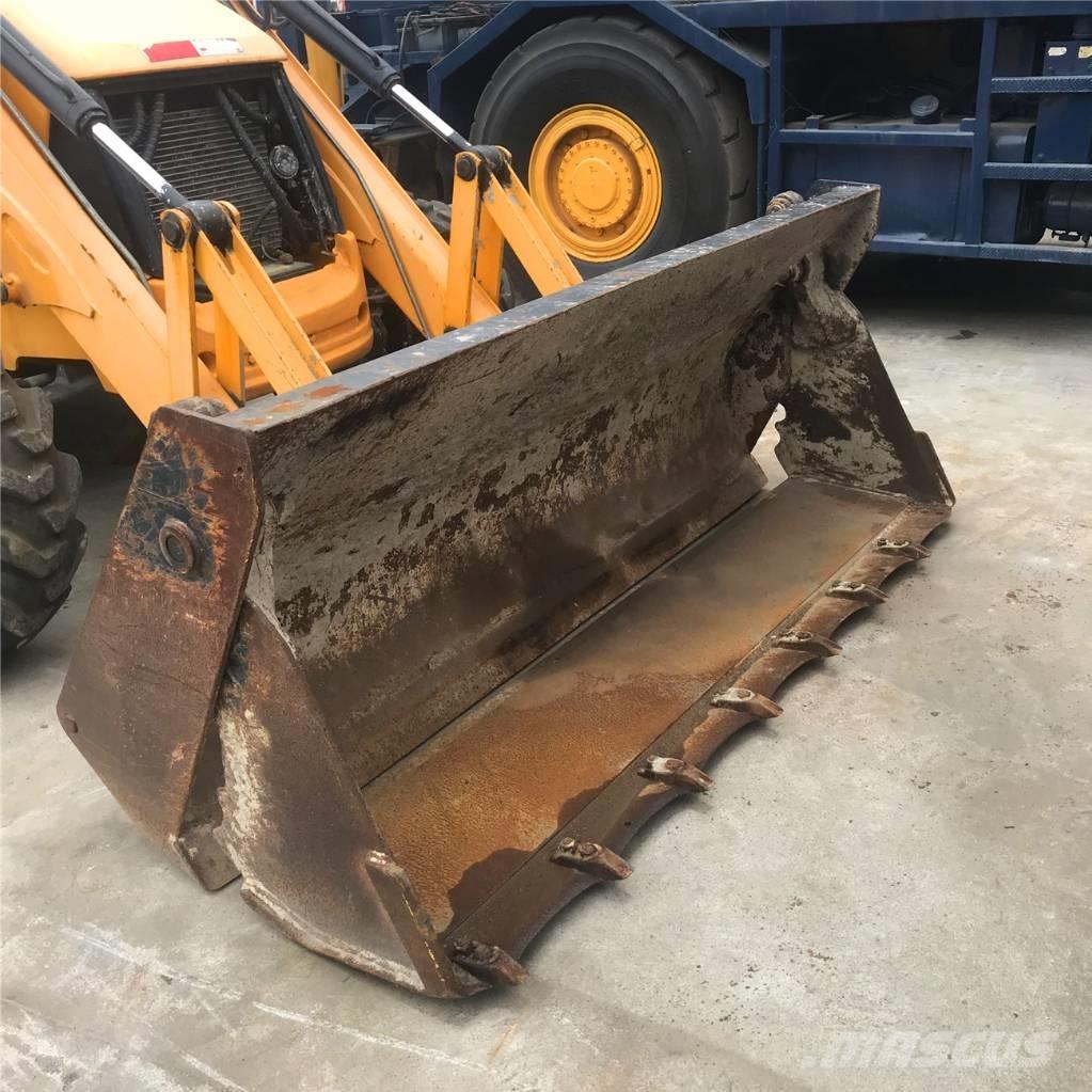 JCB 3CX 反铲装载机
