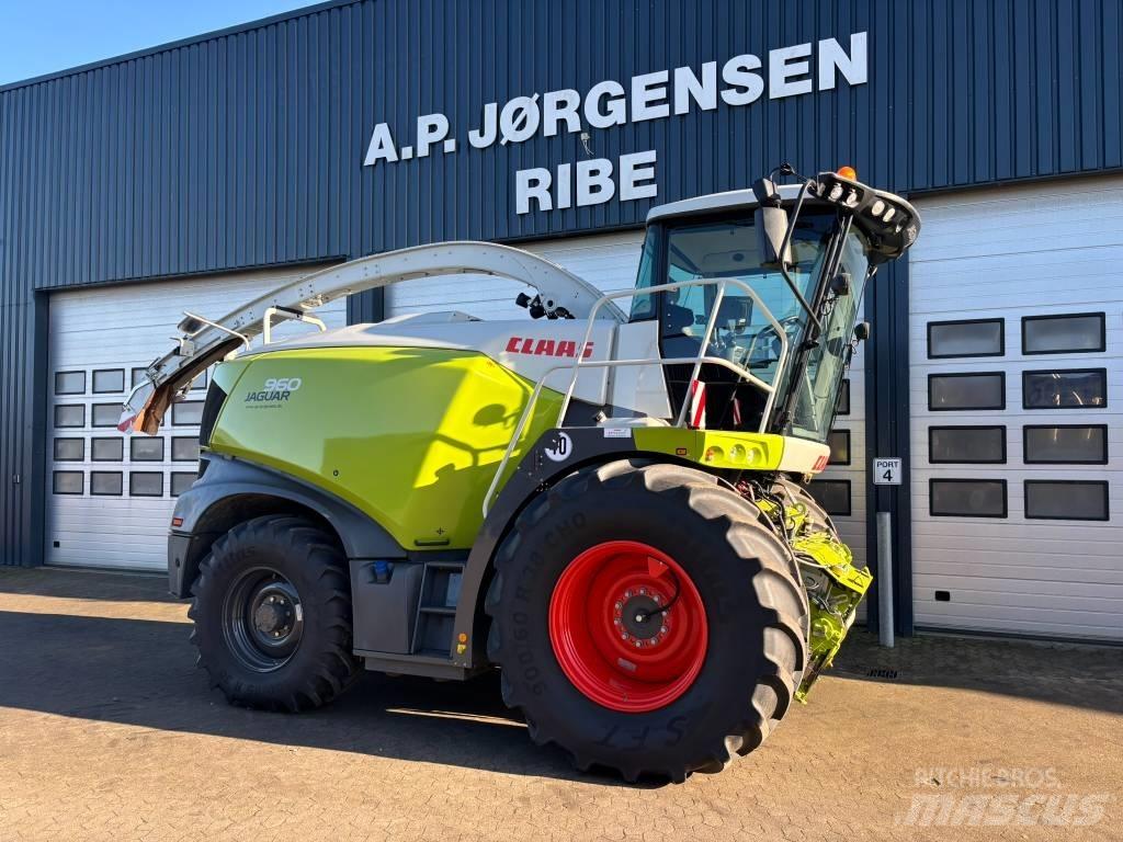 CLAAS Jaguar 960 4WD 自走式青贮饲料收割机