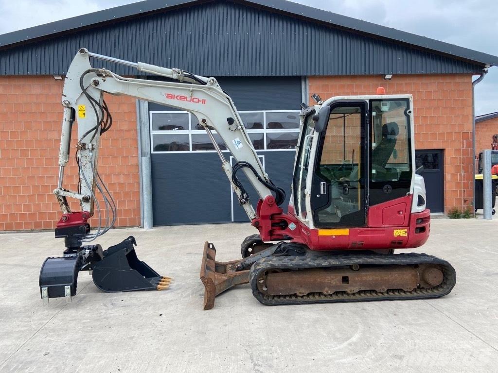 Takeuchi TB 260 小型挖掘机