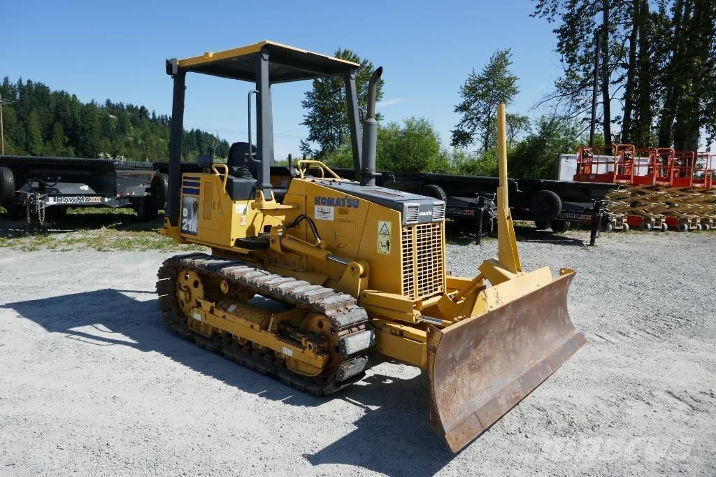 Komatsu D21A-8 履带式推土机