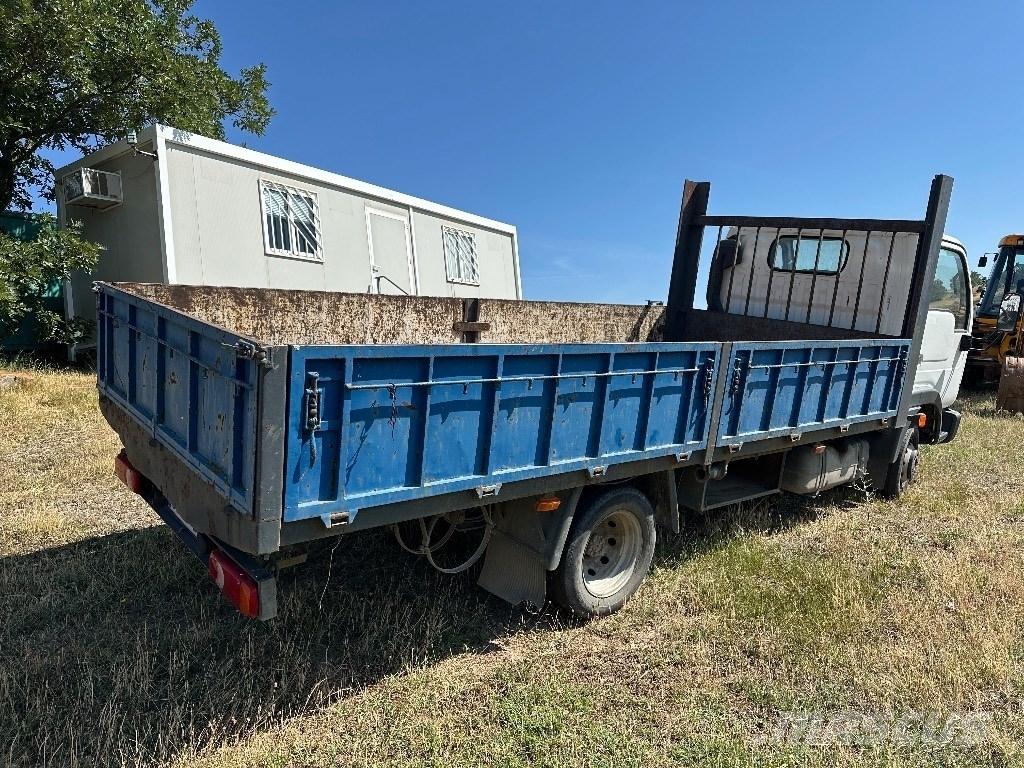Nissan CABSTAR 35.13 拖拉移动式高空作业平台