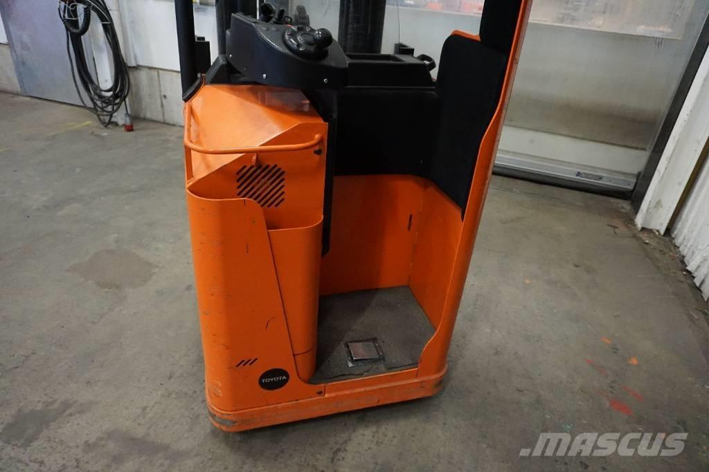 Toyota SSE135L 行走式堆垛机