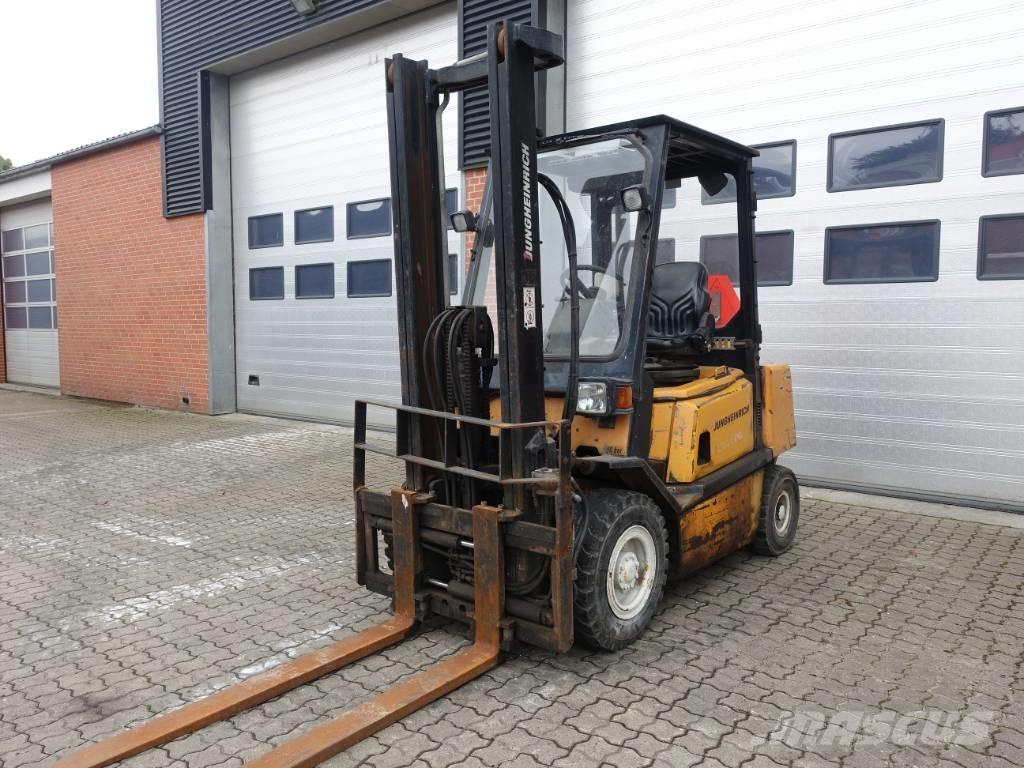 Jungheinrich DFG 25 柴油叉车