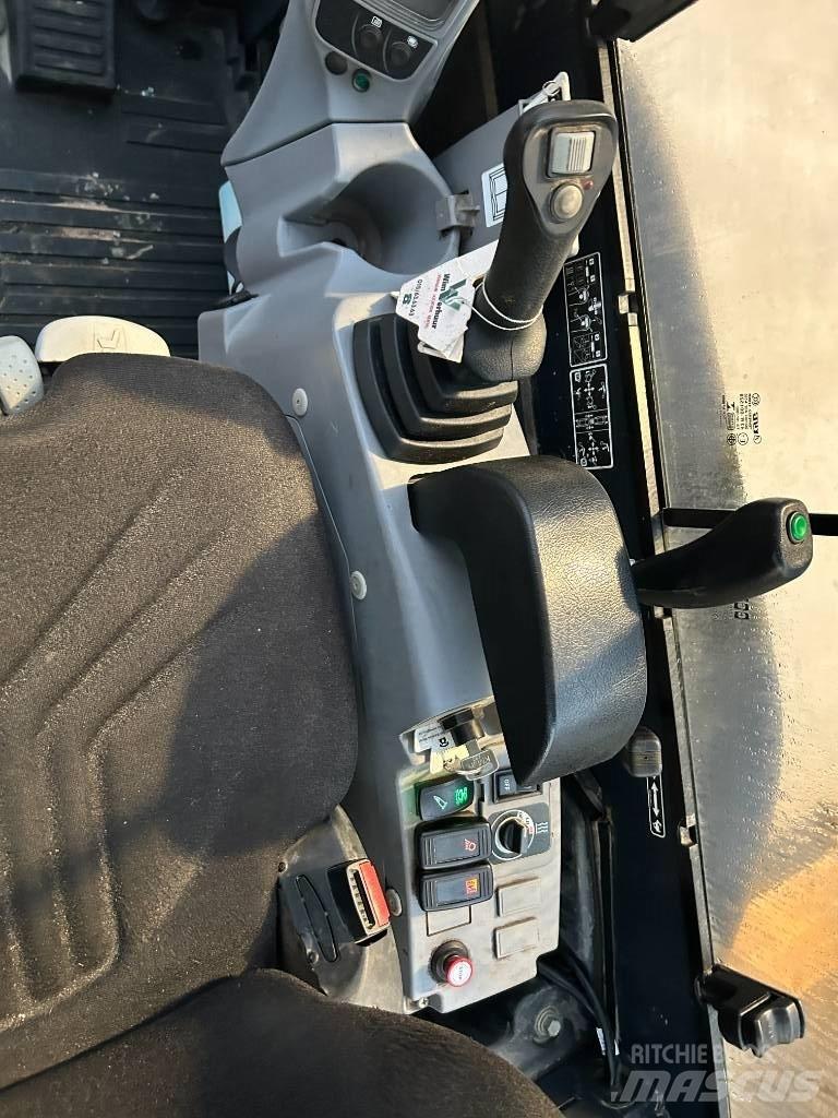 Kubota U 27-4 小型挖掘机