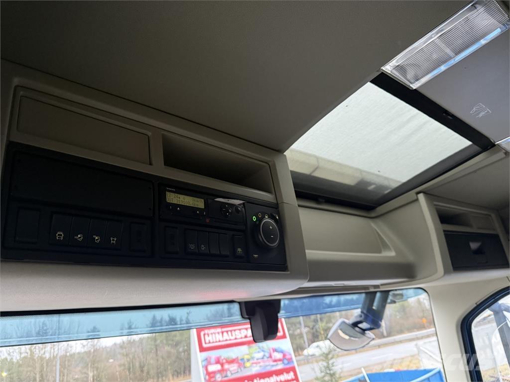 Volvo FH540 8X4 起重车