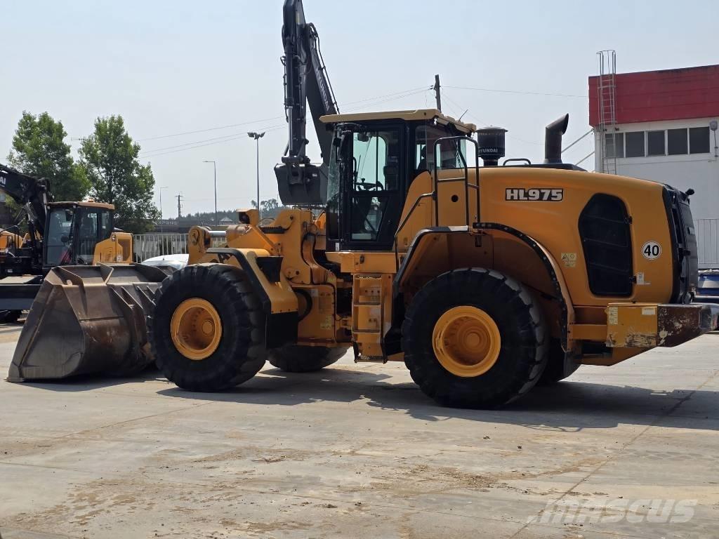 Hyundai HL 975 轮式装载机