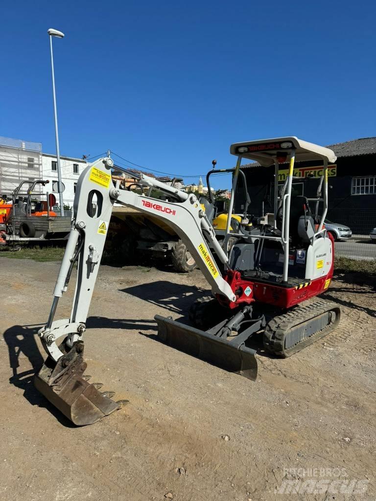 Takeuchi TB216 小型挖掘机