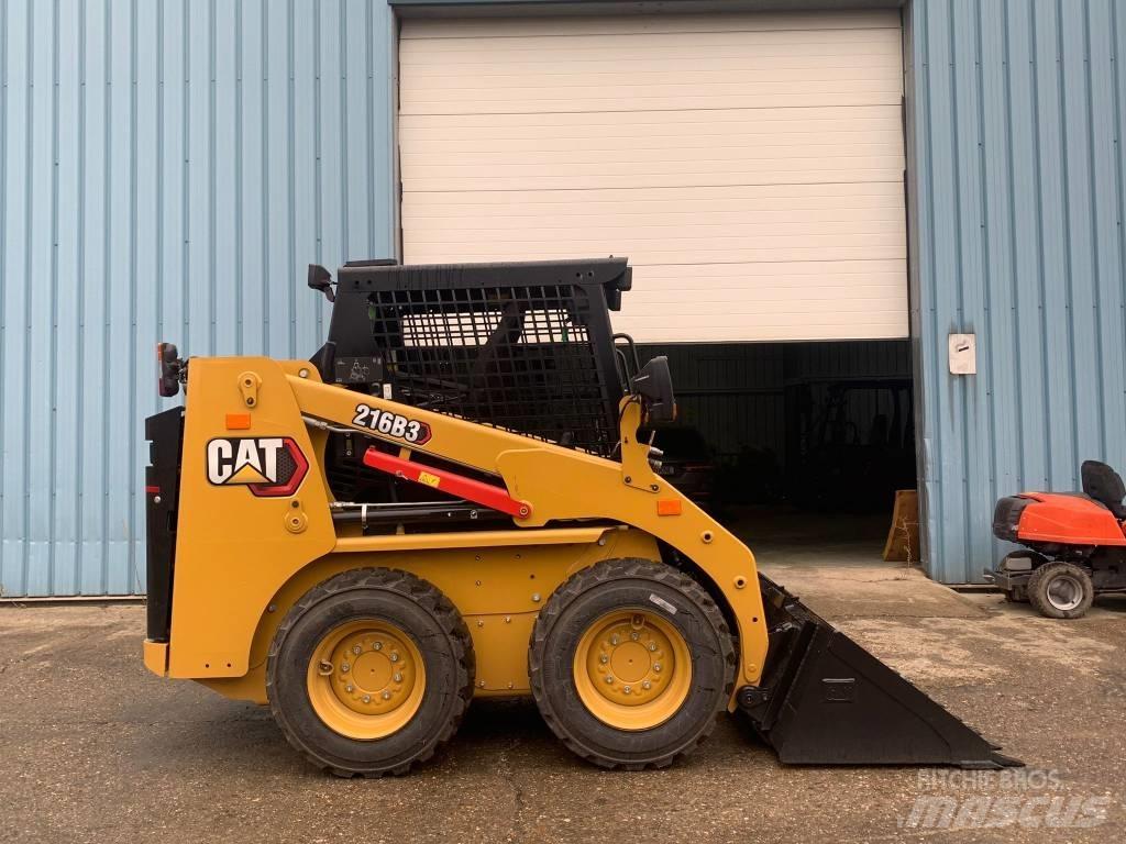 CAT 216 B 3 小型装载机