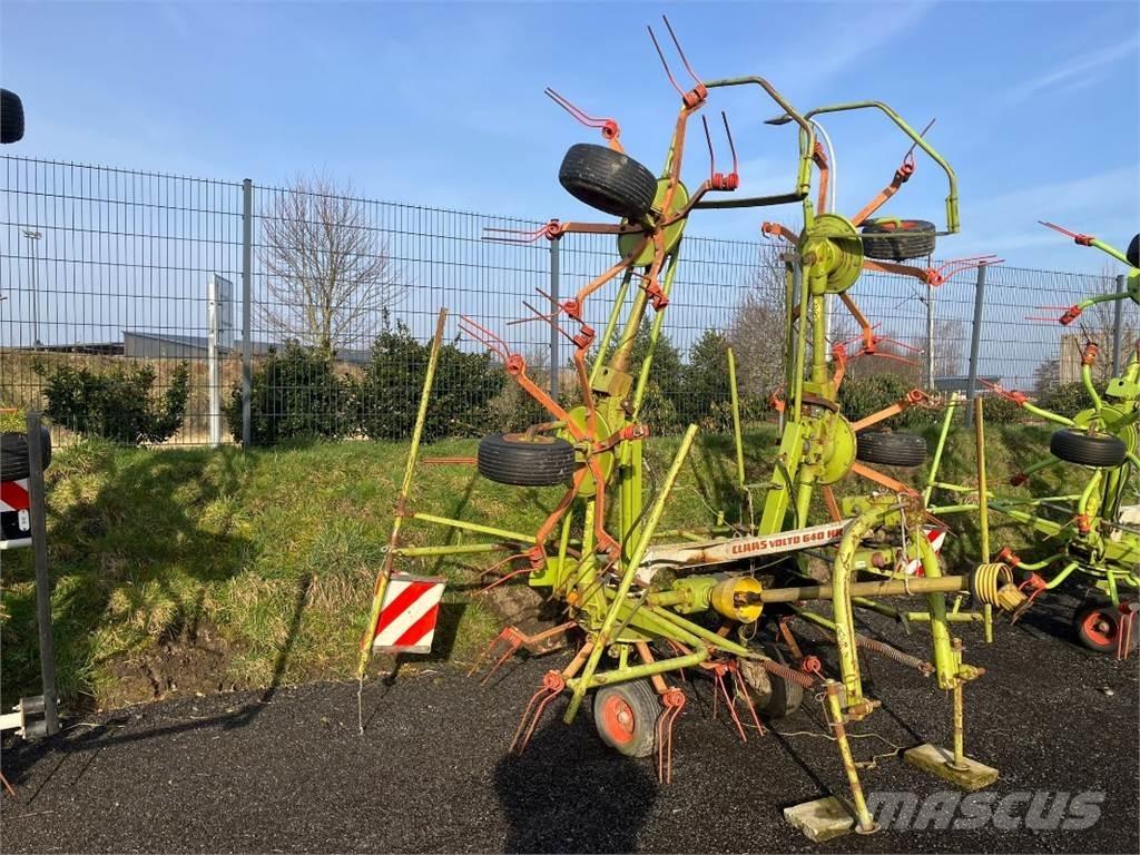 CLAAS Volto 640 HR 犁耙和摊草机