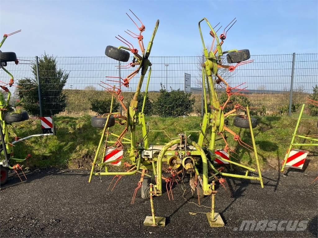 CLAAS Volto 640 HR 犁耙和摊草机