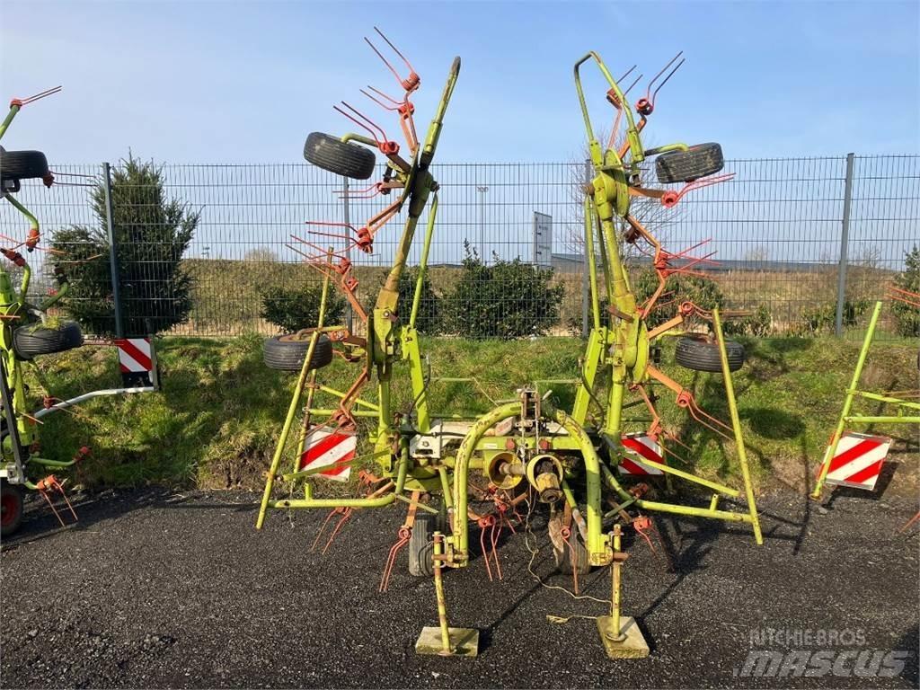 CLAAS Volto 640 HR 犁耙和摊草机