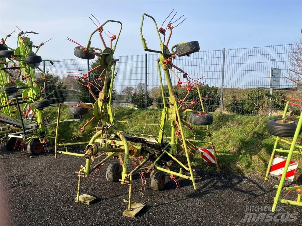 CLAAS Volto 640 HR 犁耙和摊草机