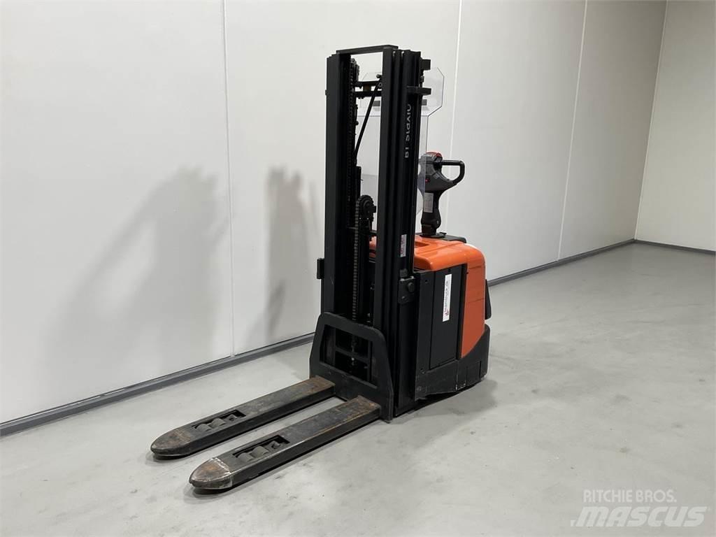 BT SPE125L 行走式堆垛机