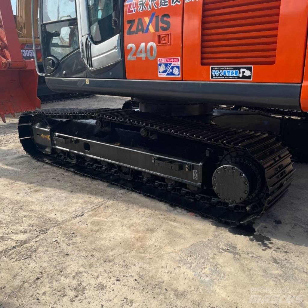 Hitachi ZX 240 履带挖掘机