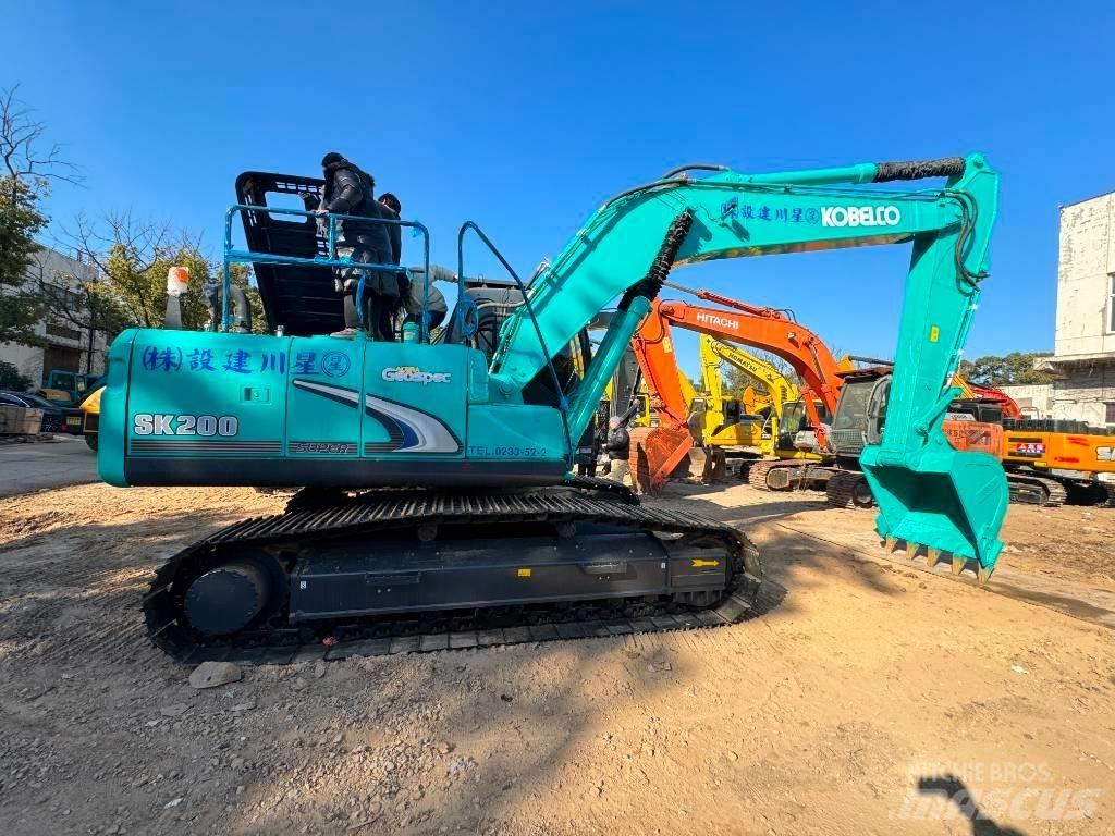 Kobelco SK 200-8 履带挖掘机