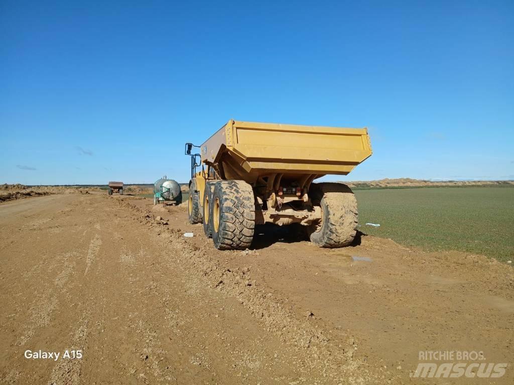 CAT 745 铰接式自卸车