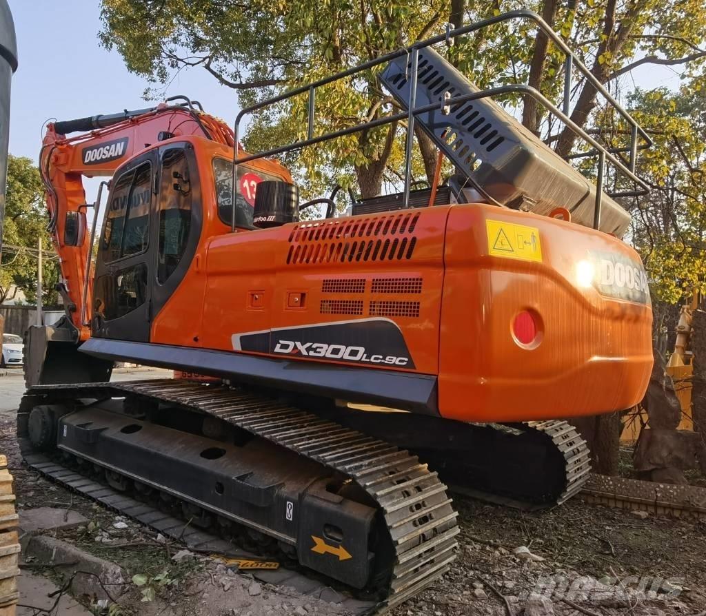 Doosan DX 300 LC 履带挖掘机