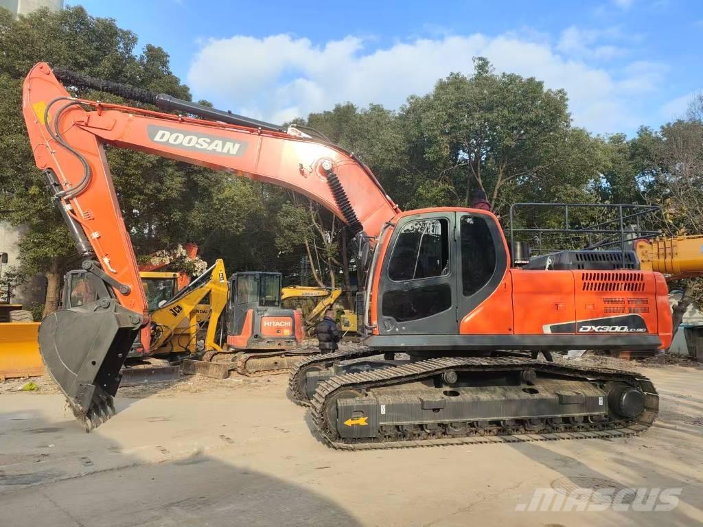 Doosan DX 300 LC 履带挖掘机