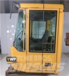 Volvo L 180 E Cab 驾驶室与内部
