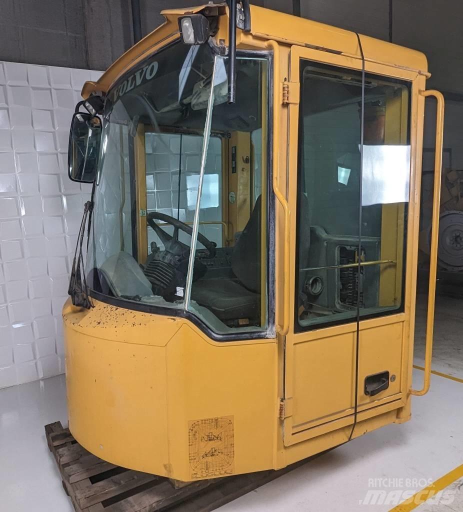 Volvo L 180 E Cab 驾驶室与内部