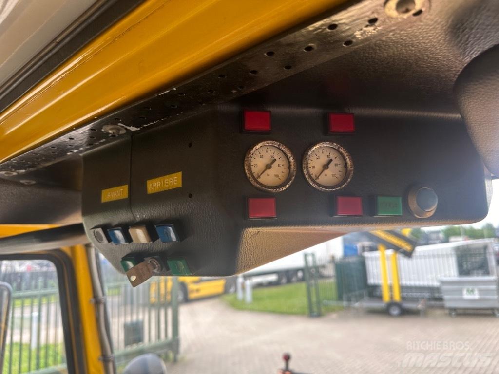 Unimog U1400 Rail 融雪撒布机