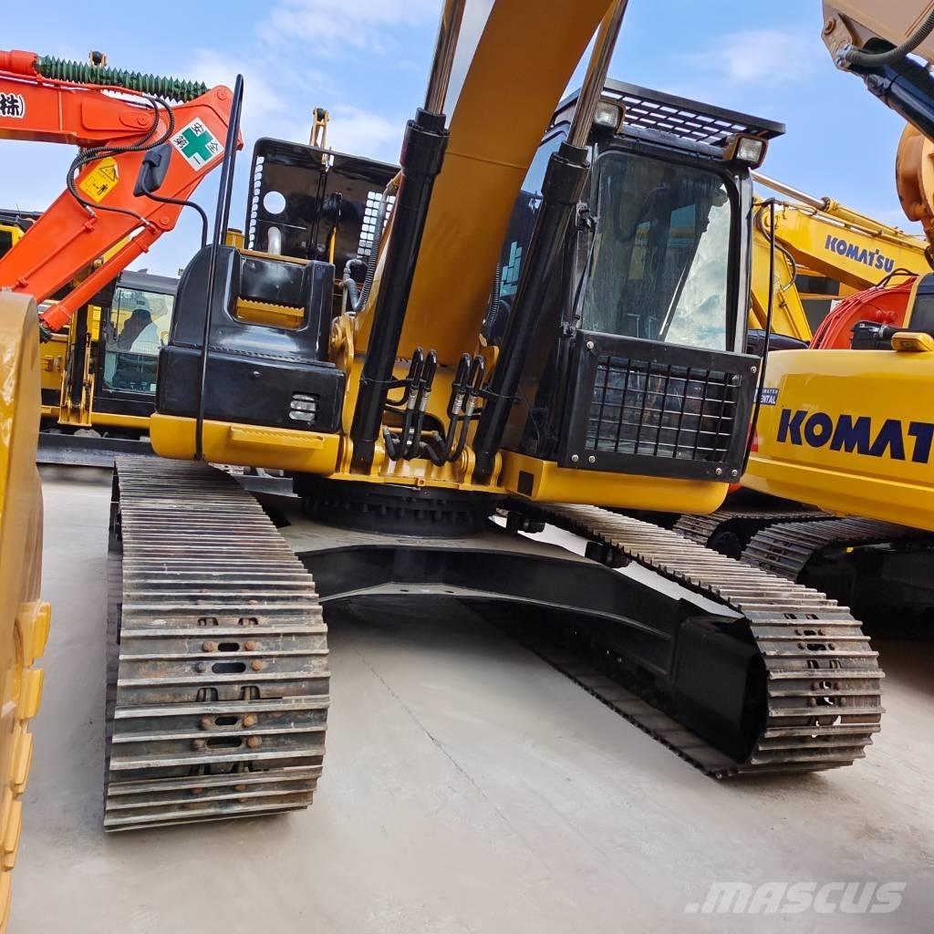 CAT 320 D2L 履带挖掘机