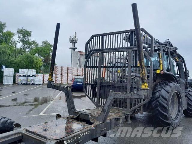 Valtra N153 林业拖拉机